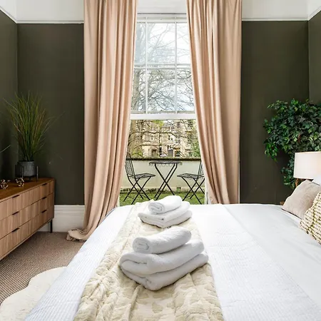 New Bright & Stylish-1bed-central Clifton Flat-by Fabaccommodation * Bristol